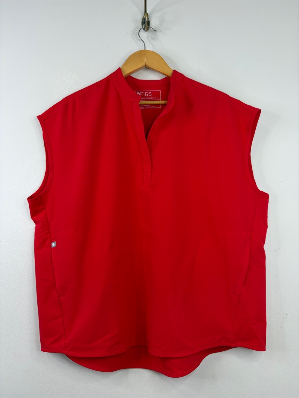 Figs Rafaela Oversized Scrub Top Womens Large Pop Red Short Sleeve Loose Fit